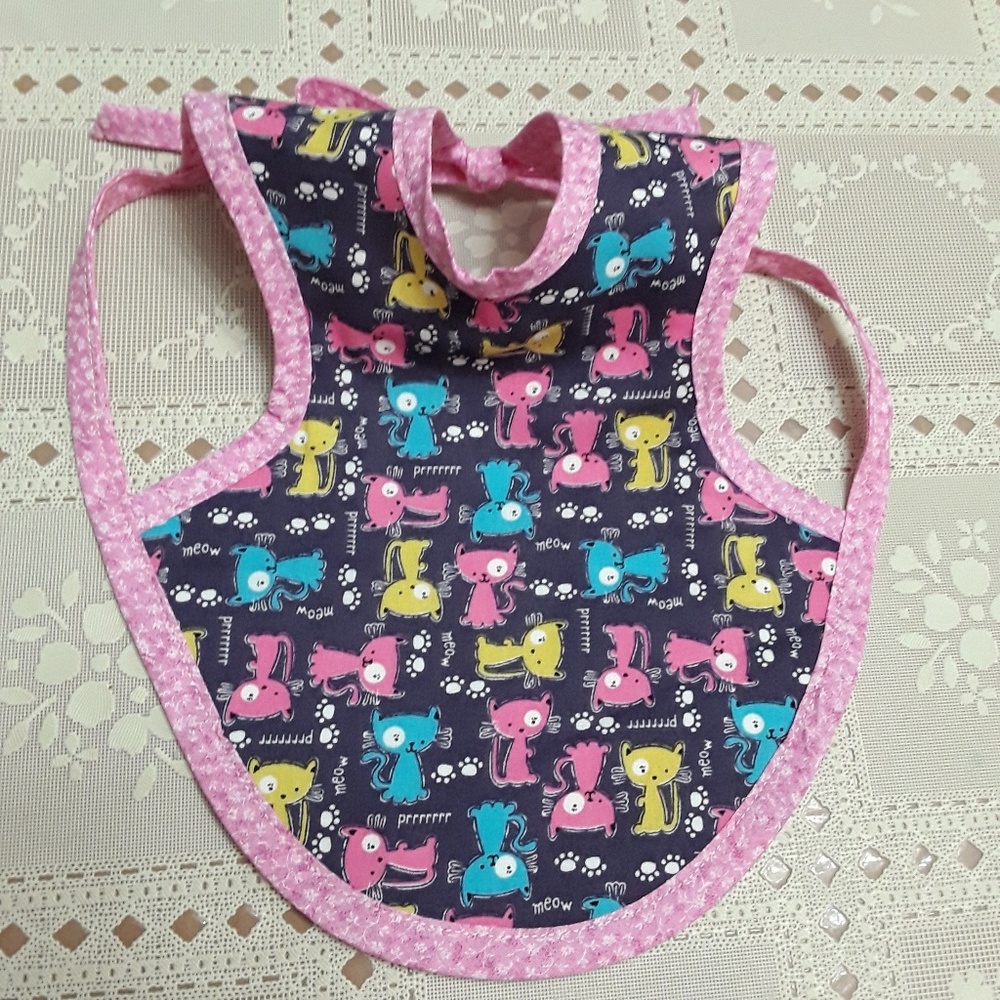 Host Pic 8/23 Reversible bib for your little baby.